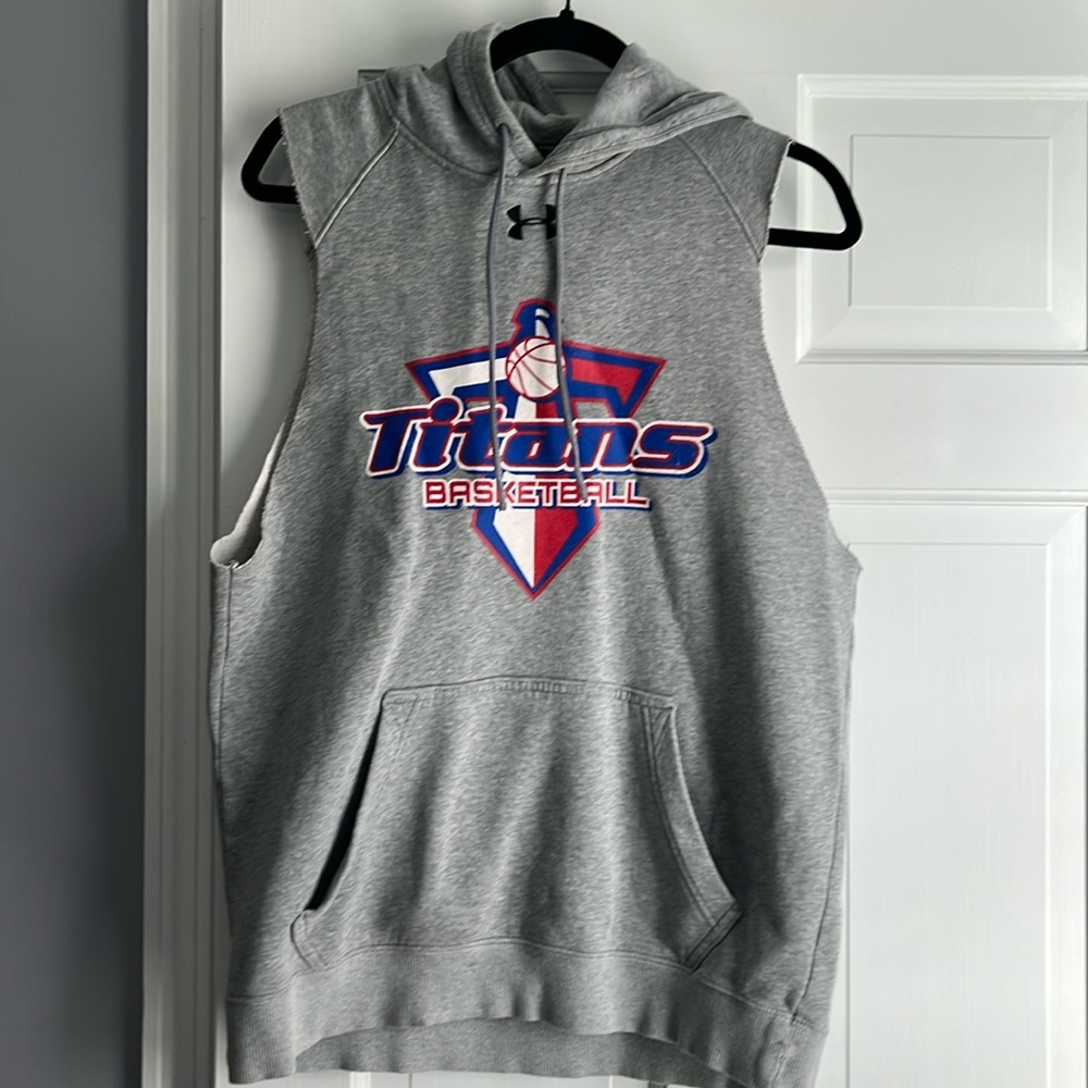 Under Armour men’s size S sleevless hoodie